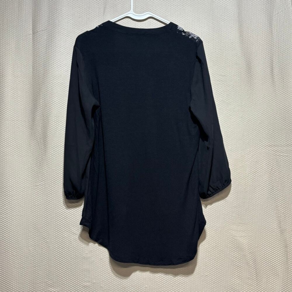 Fortune + Ivy Women's Blouse NWT Medium Black Lace Shoulder V-Neck Top - Picture 11 of 11